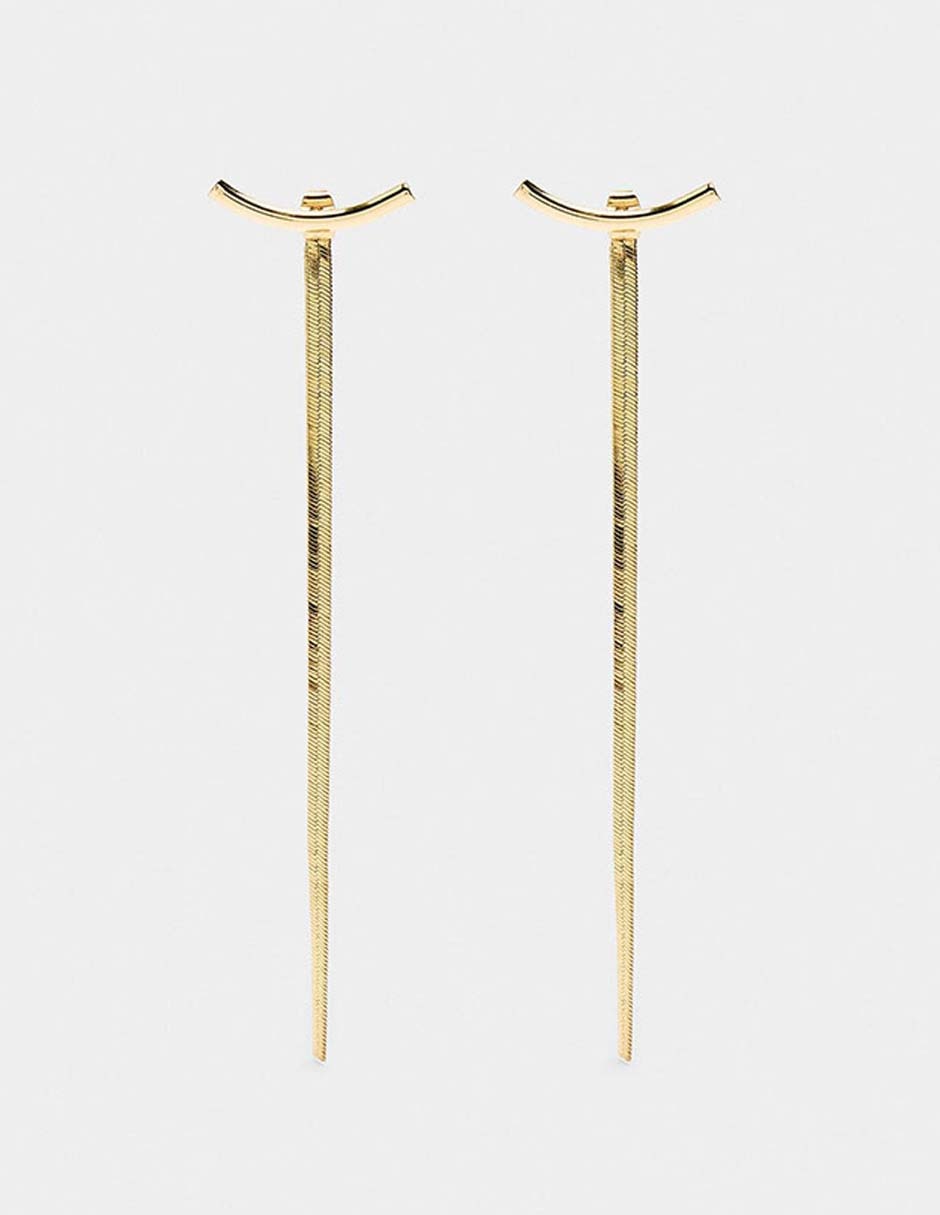 Aretes largos con acabado brillante
