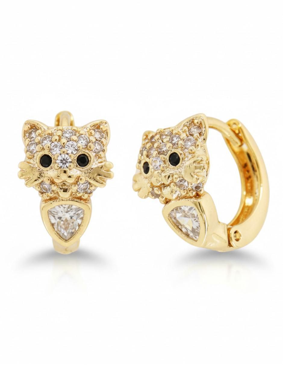 Aretes cortos de gato 18 k con acabado chapa de oro zirconia Aretes cortos de gato 18 k con acabado chapa de oro zirconia