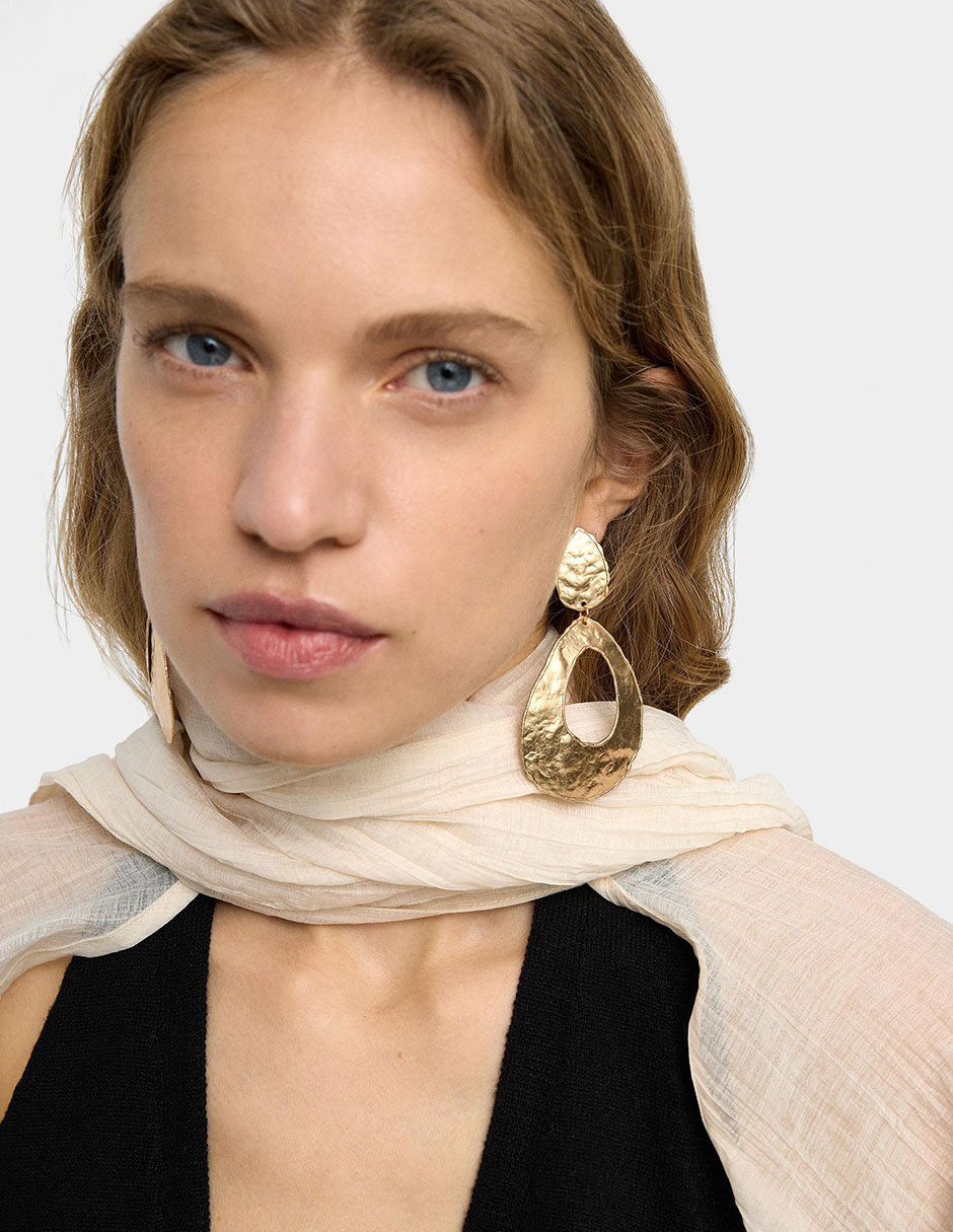 Aretes largos Trend Extra con acabado martillado 2