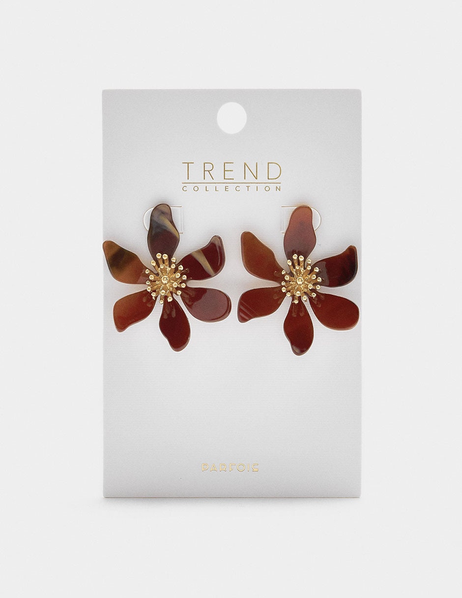 Aretes cortos con acabado brillante 4