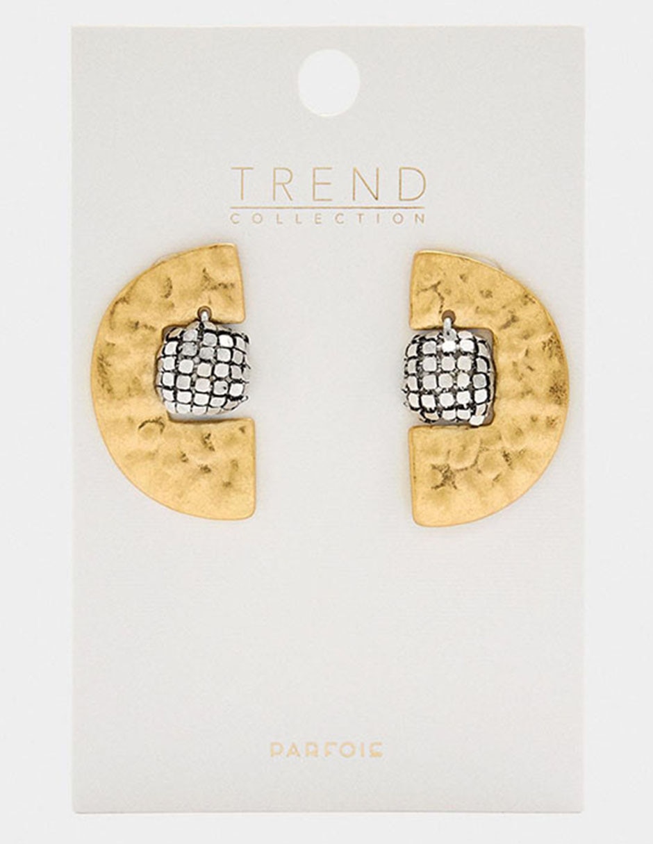 Aretes largos con acabado brillante 4
