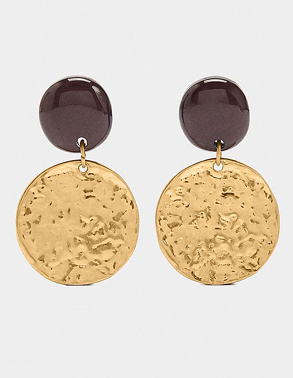 Aretes largos con acabado brillante