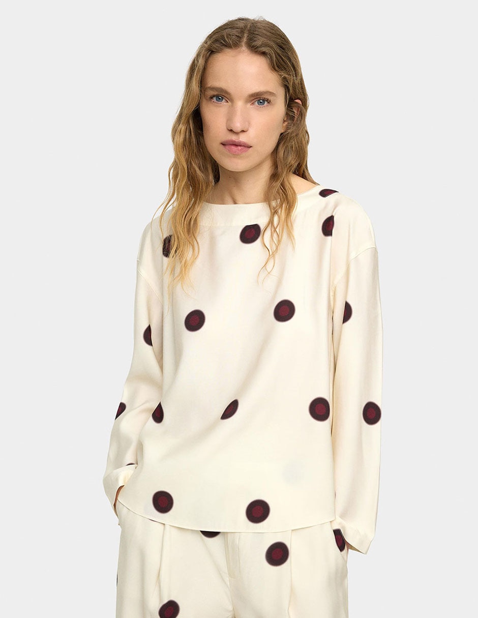 Top cuello redondo escote regular