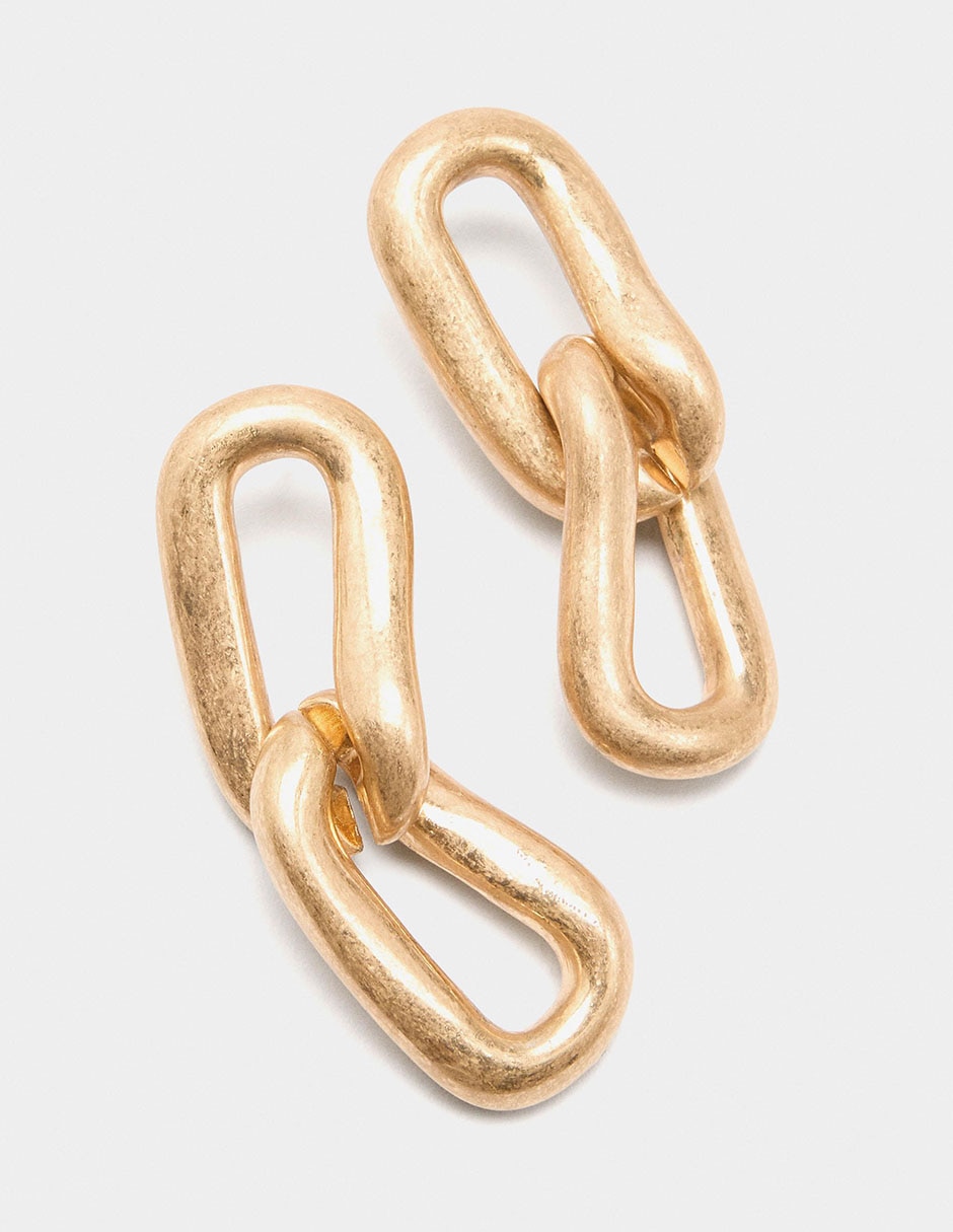 Aretes largos con acabado brillante 3