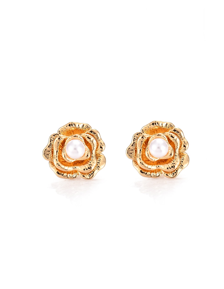 Aretes cortos de flor con acabado brillante