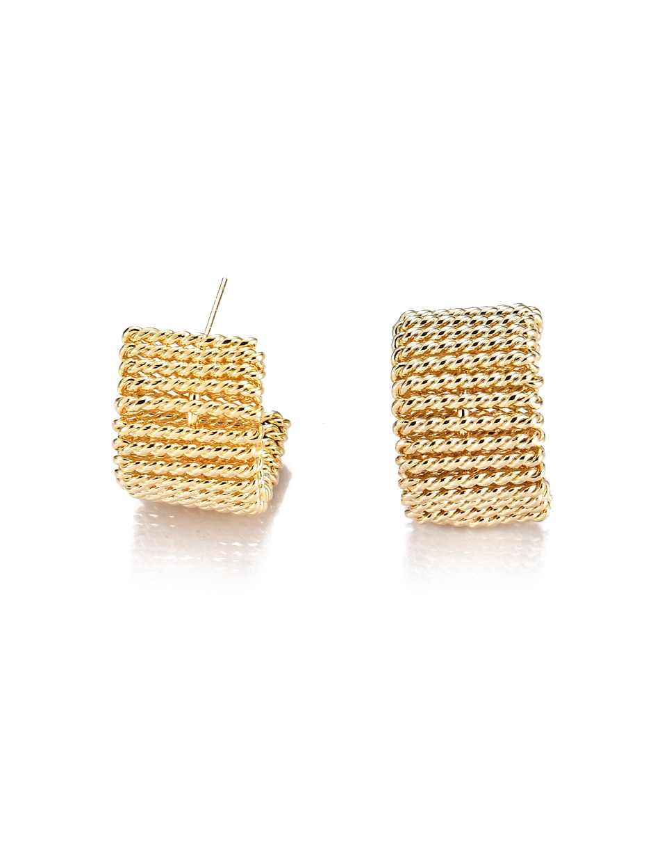 Aretes cortos con acabado brillante 3