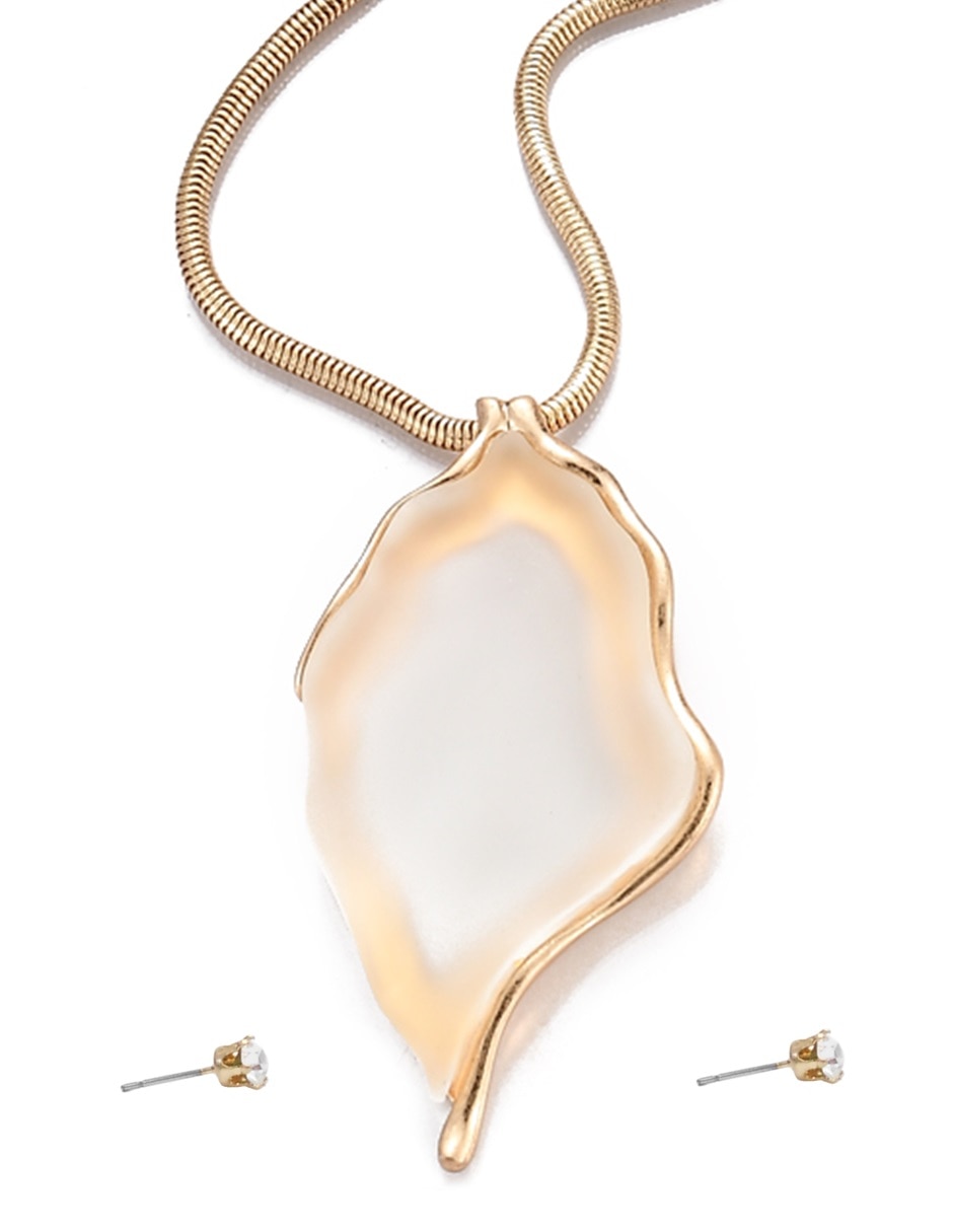 Aretes y collar