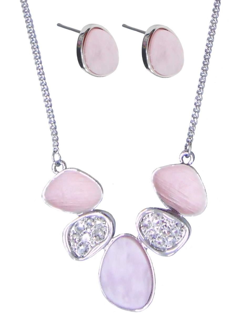 Aretes y collar