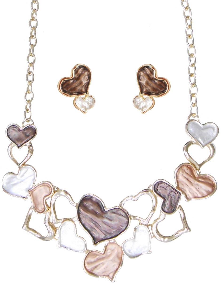 Aretes y collar de corazón