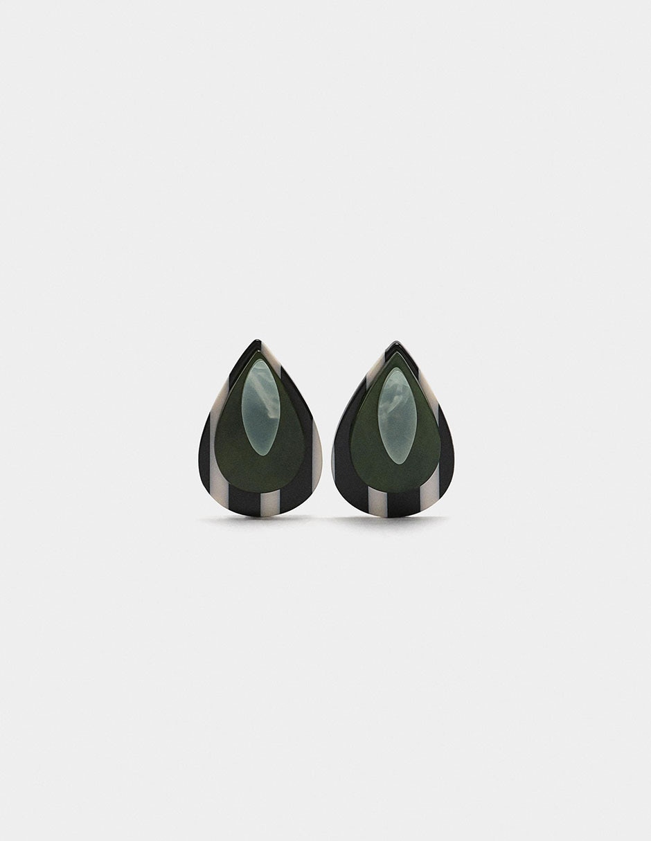 Aretes largos Wine & Dine con acabado brillante