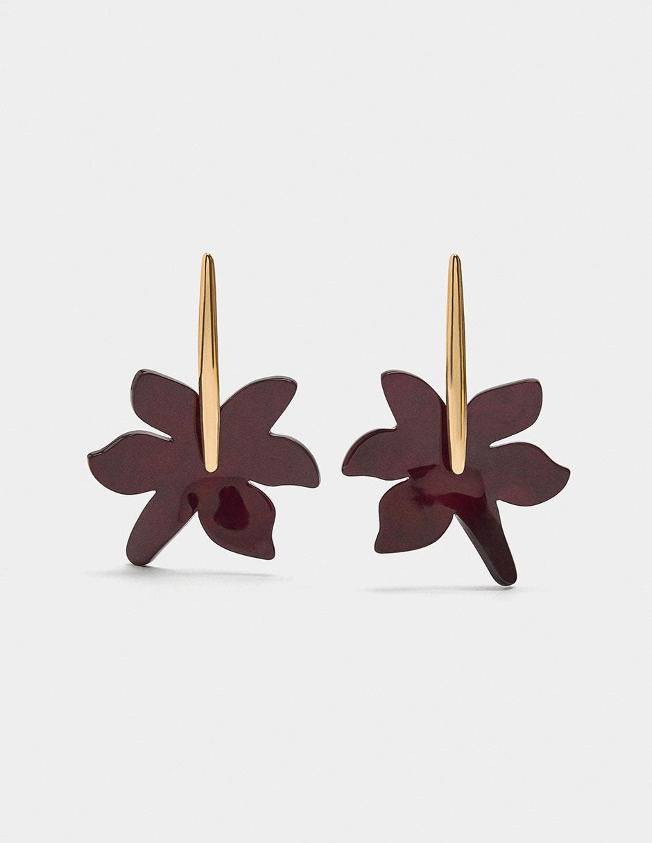 Aretes largos de flor Maison Clay con acabado brillante