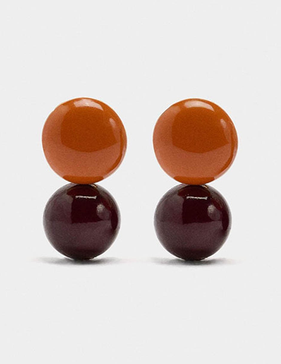 Aretes largos redondos Wine & Dine con acabado brillante