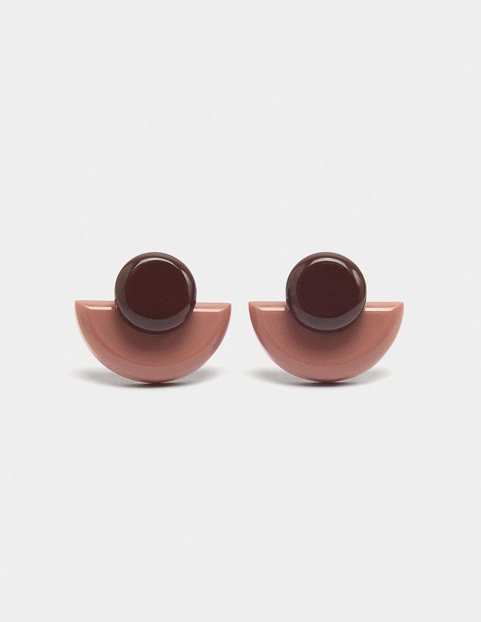 Aretes cortos Maison Clay con acabado brillante