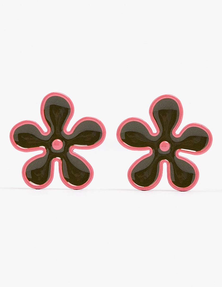 Aretes cortos de flor Maison Clay con acabado brillante