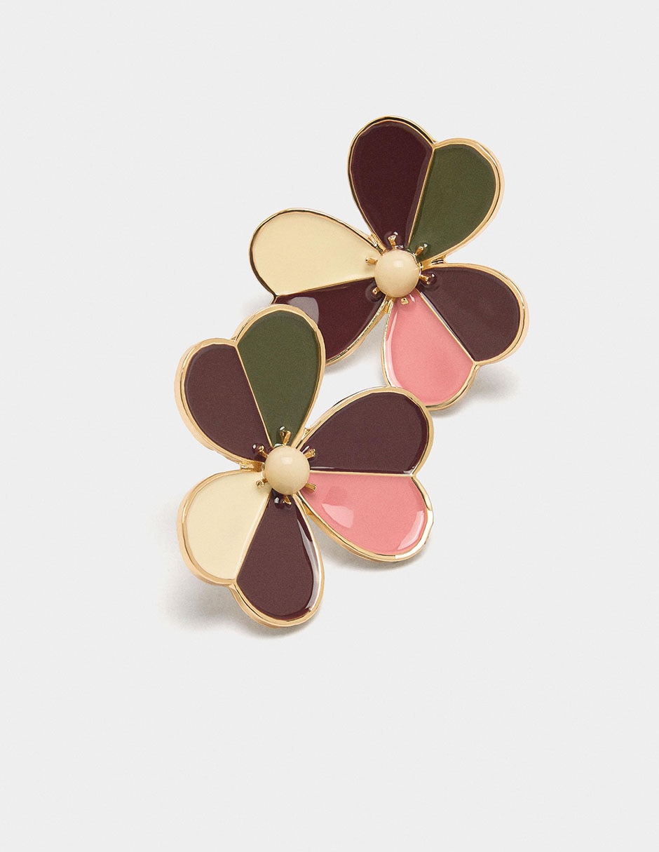 Aretes cortos de flor Maison Clay con acabado brillante 3
