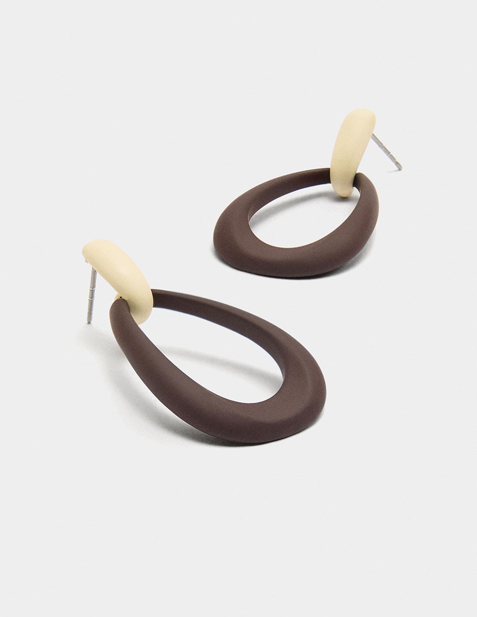 Aretes largos Maison Clay con acabado brillante 3