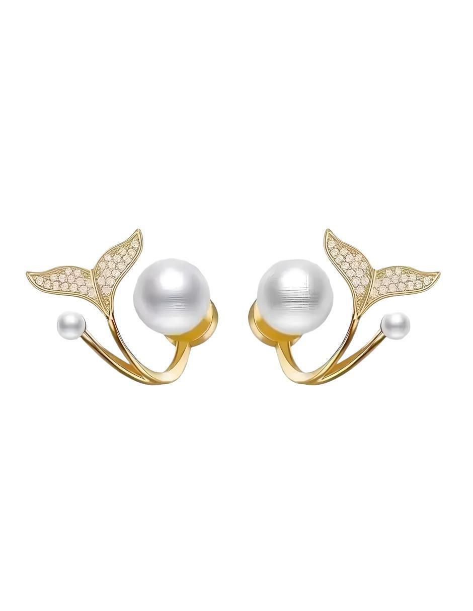 Aretes cortos de pez con acabado brillante perla Aretes cortos de pez con acabado brillante perla
