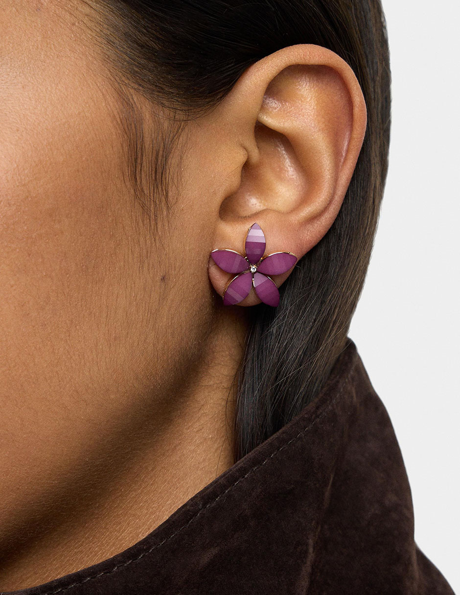 Aretes cortos de Flor Wine & Dine con acabado brillante 2