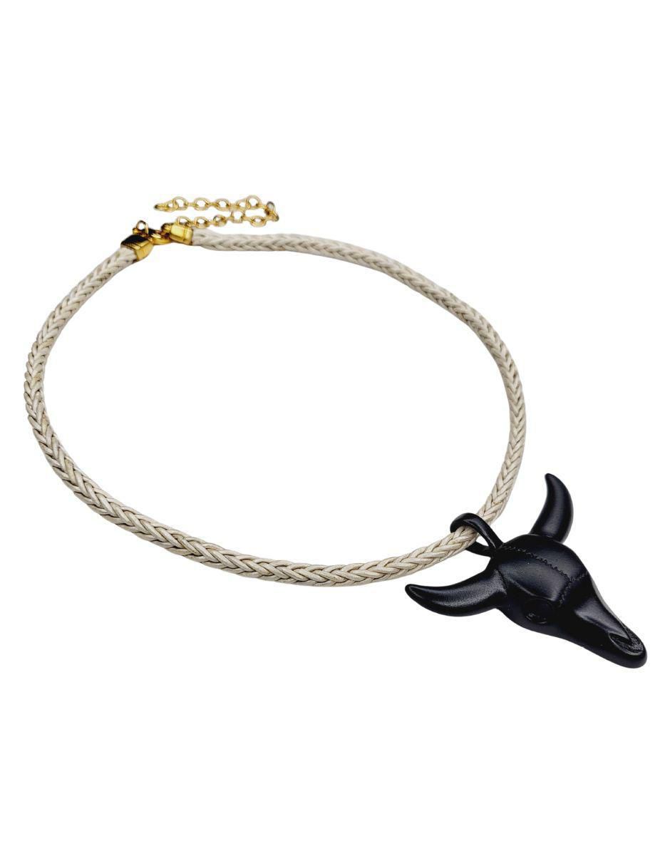 Collar de toro de piel 3