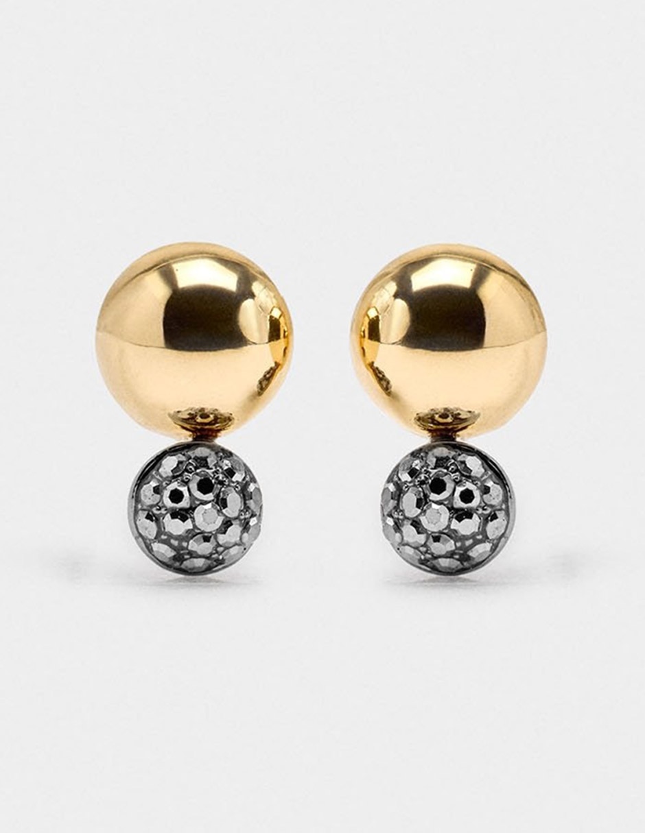 Aretes cortos redondos con acabado pavé