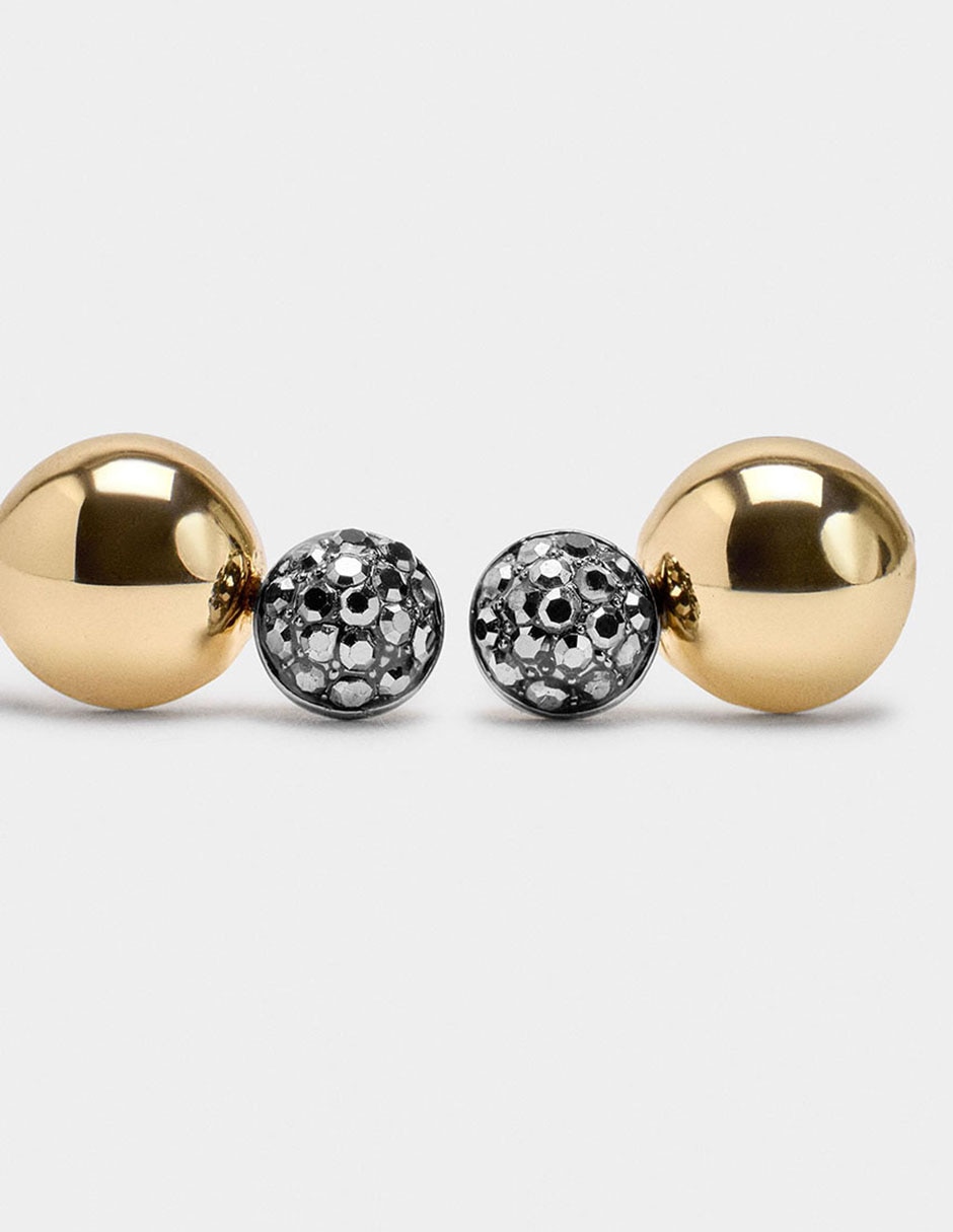 Aretes cortos redondos con acabado pavé 2