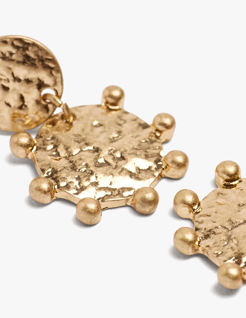 Aretes largos Charmy con acabado texturizado 2