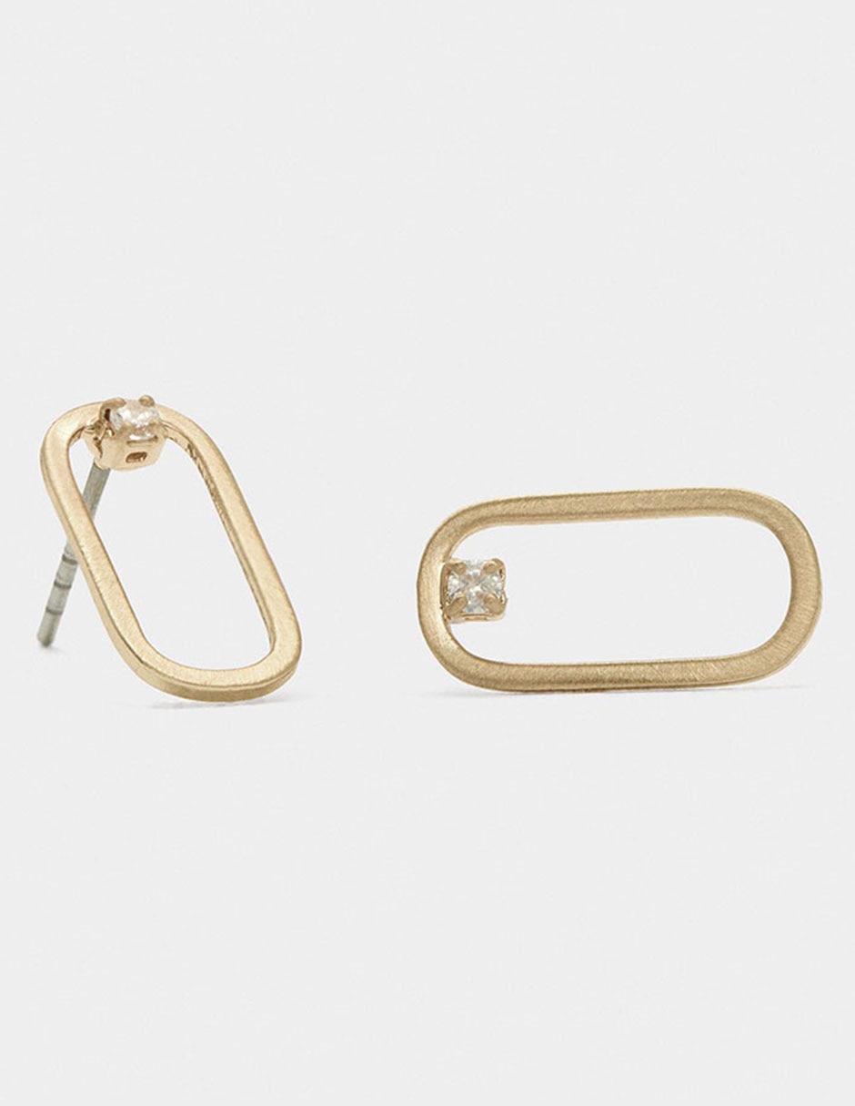 Aretes cortos ovalados con acabado pavé 2