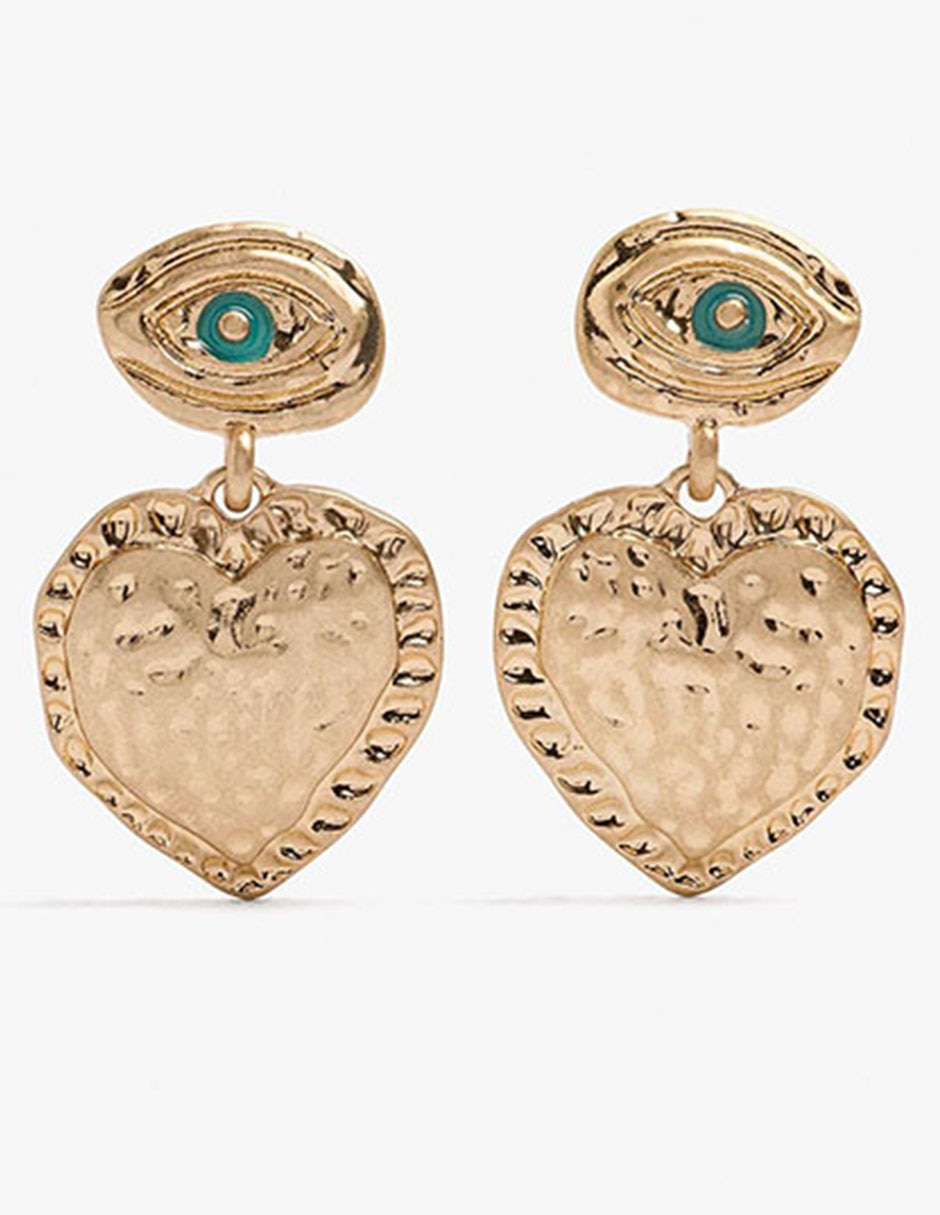 Aretes cortos con acabado brillante