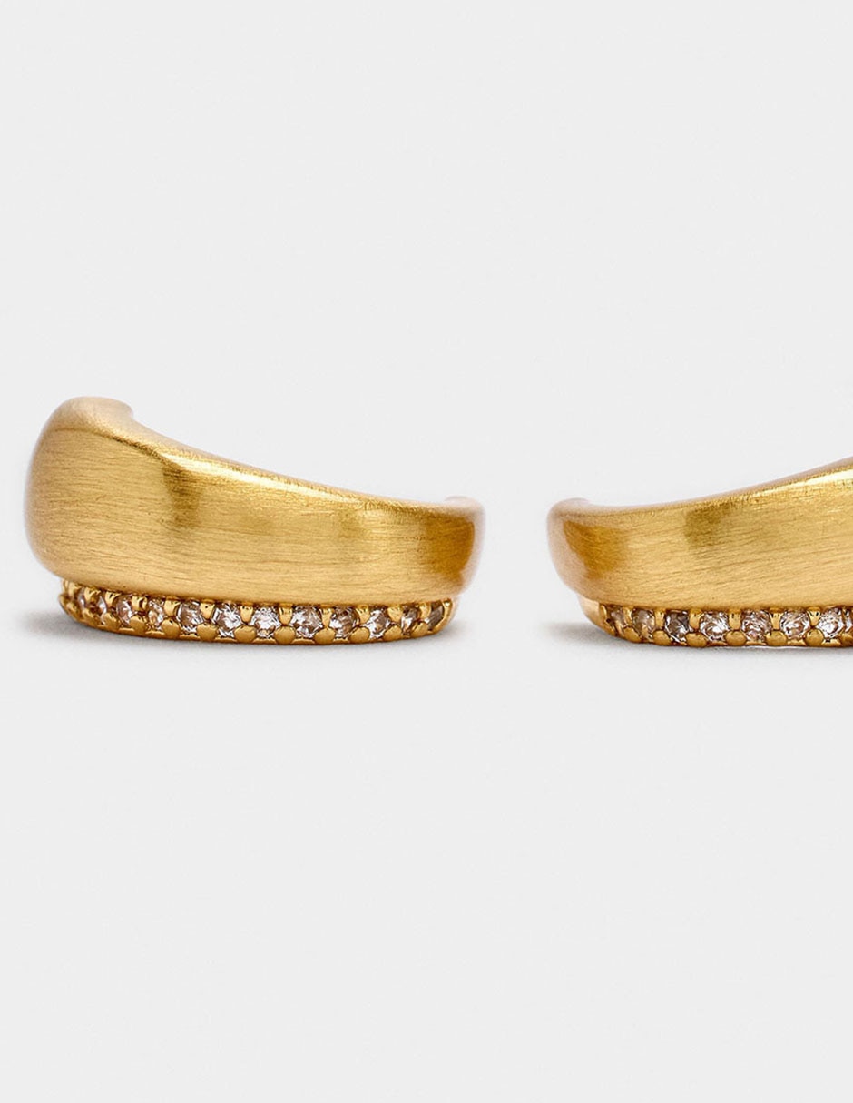 Aretes cortos con acabado esmaltado 2