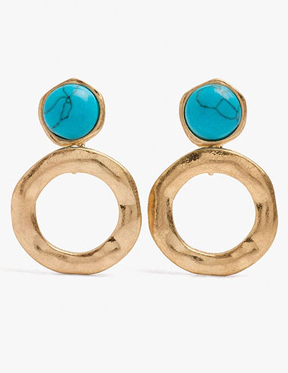 Aretes cortos con acabado mate