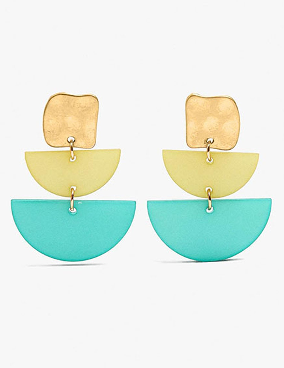 Aretes largos con acabado mate