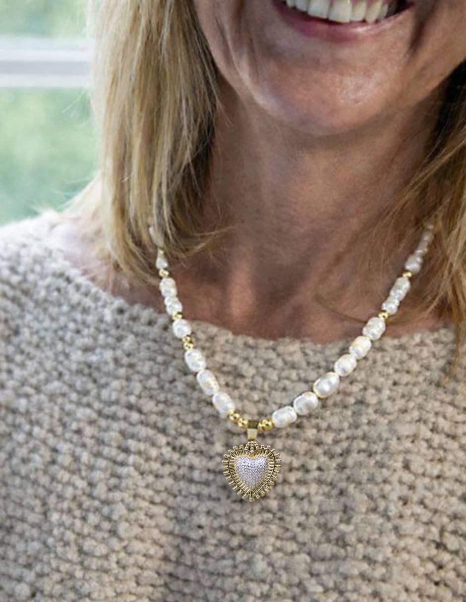 Collar con dije de corazón Aura 18 K 4