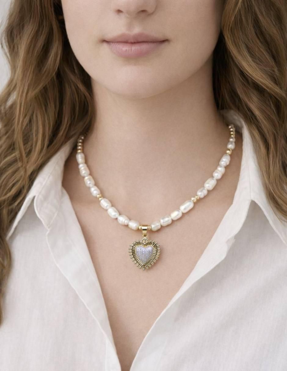 Collar con dije de corazón Aura 18 K 5