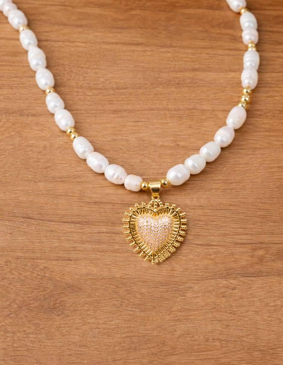 Collar con dije de corazón Aura 18 K 6
