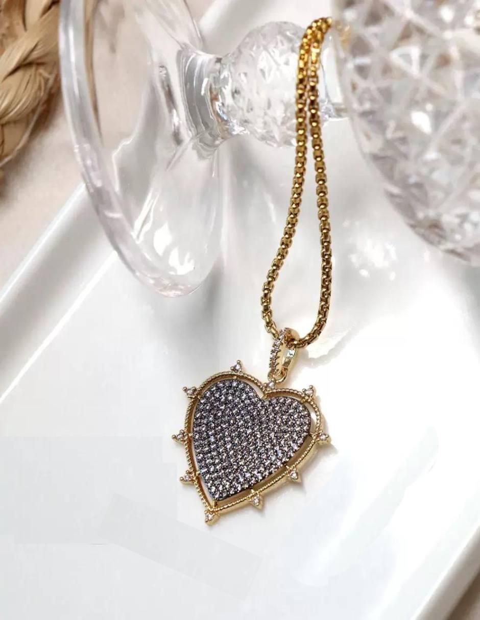 Collar con dije no aplica "de (si aplica)" corazón yoiko no aplica "de" aleación metálica 18 k