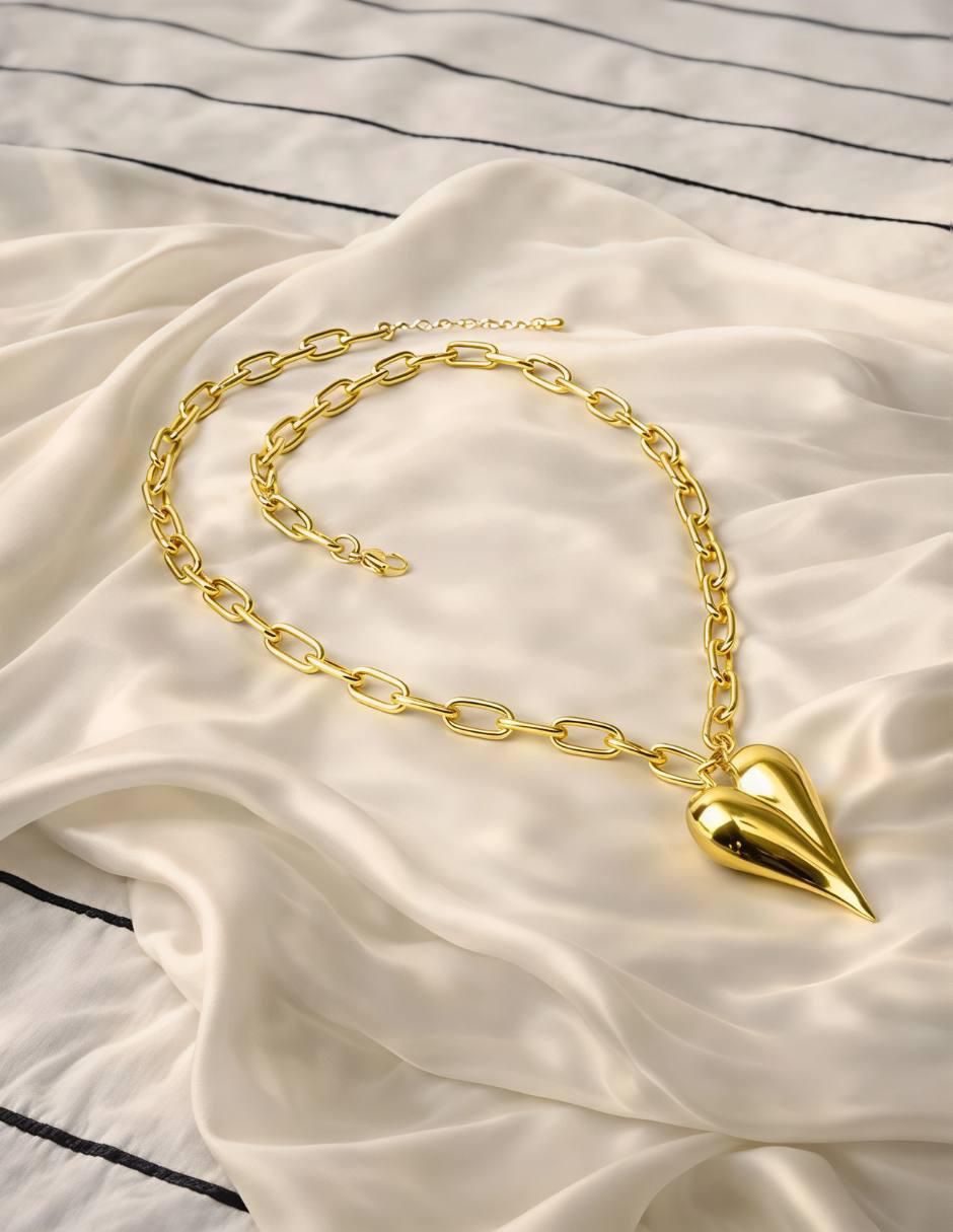 Collar con dije de corazón 18 K 5