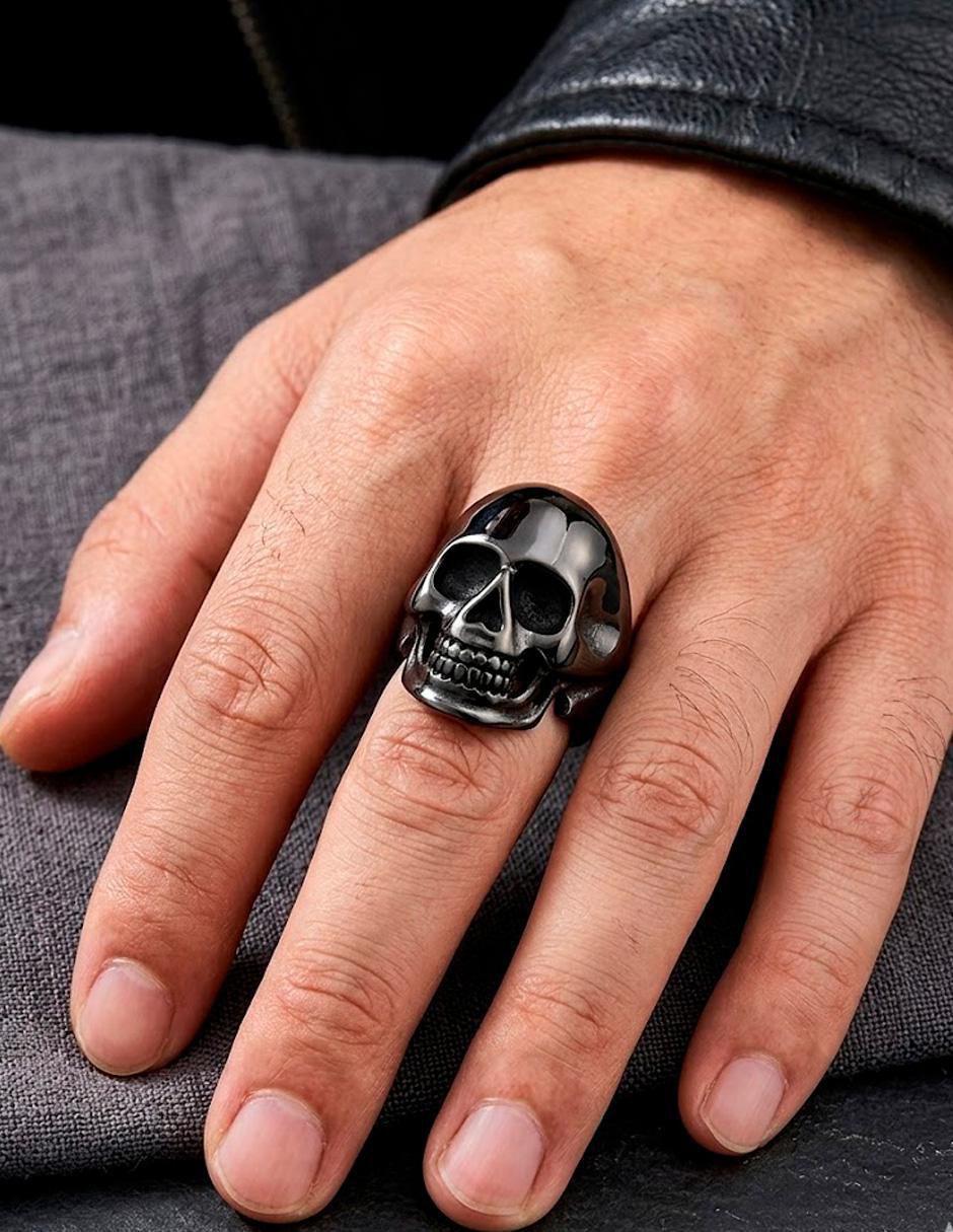 Anillo de calavera brillante 3